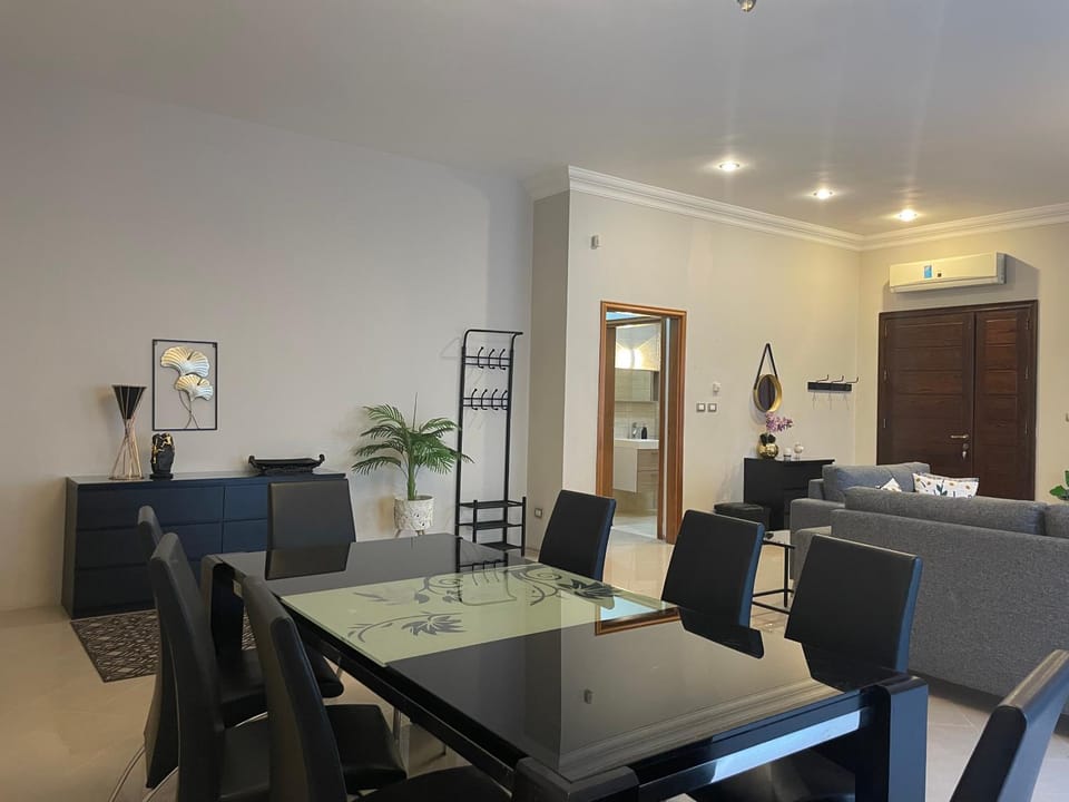 Living room, Seating area, Dining area