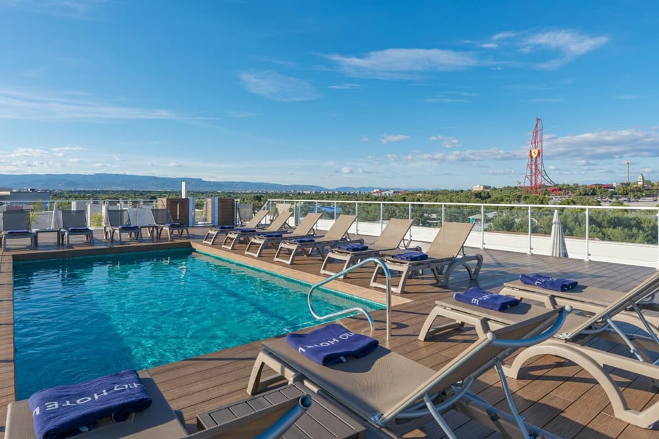 Pool view, Swimming pool