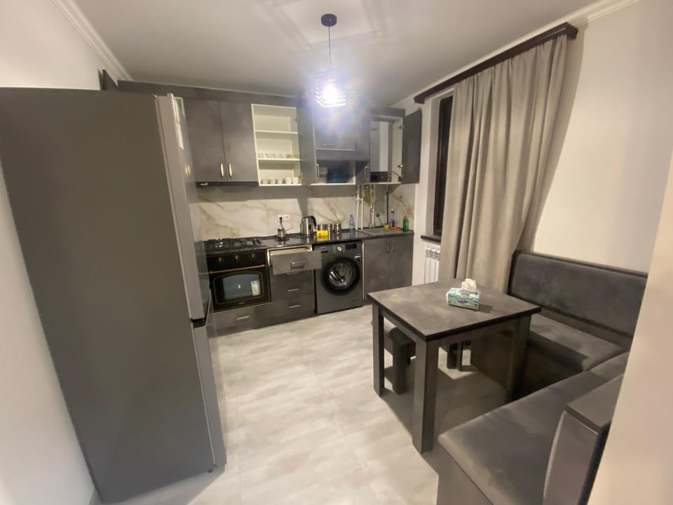Kitchen or kitchenette, Dining area, minibar, oven, pet friendly, stove