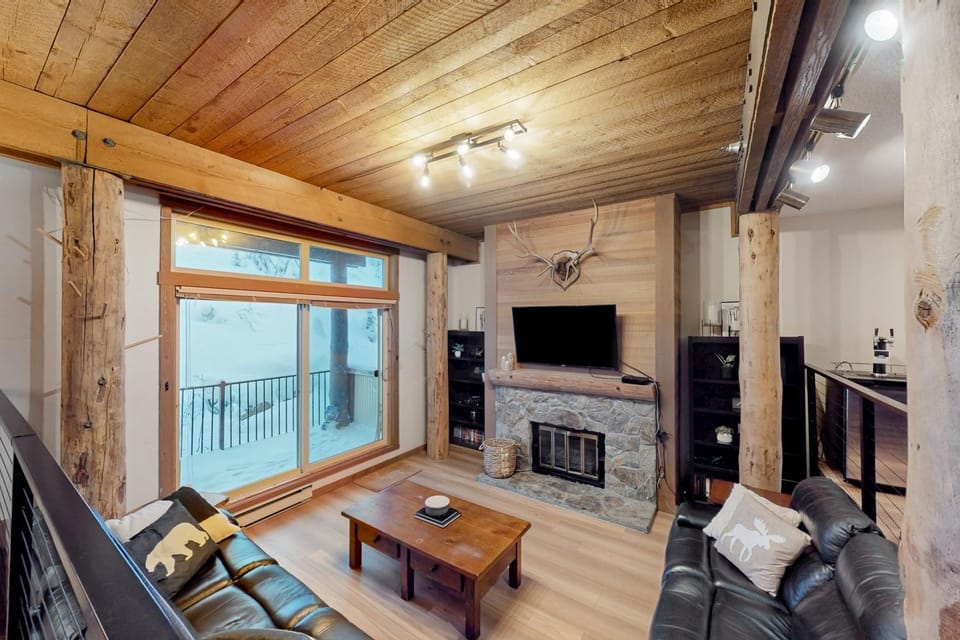 Moguls 814 Apartment in British Columbia