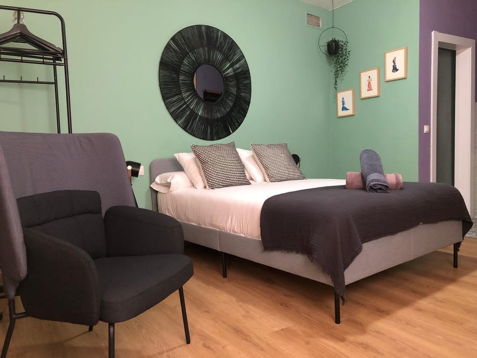 Bed, Living room, Photo of the whole room