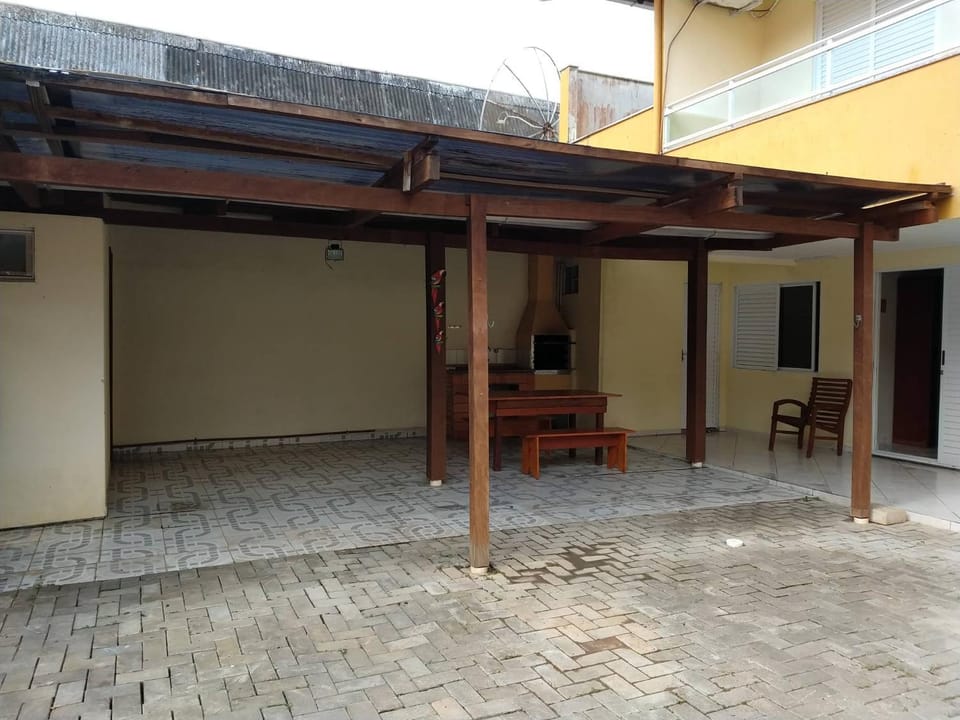 Property building, Patio, BBQ facilities, Balcony/Terrace, Dining area, Parking