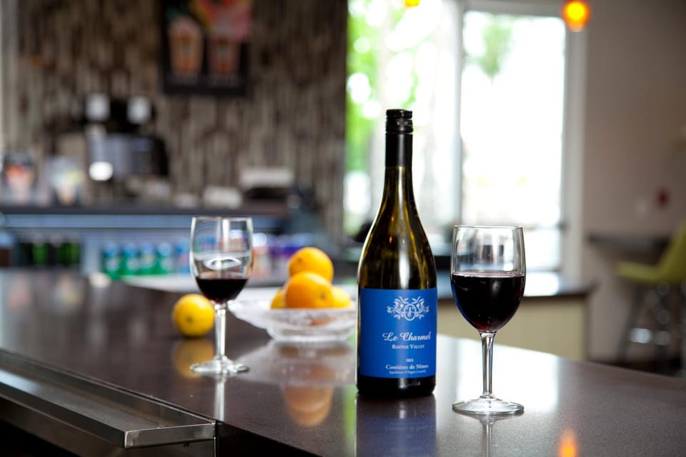 Lounge or bar, Alcoholic drinks, Alcoholic drinks