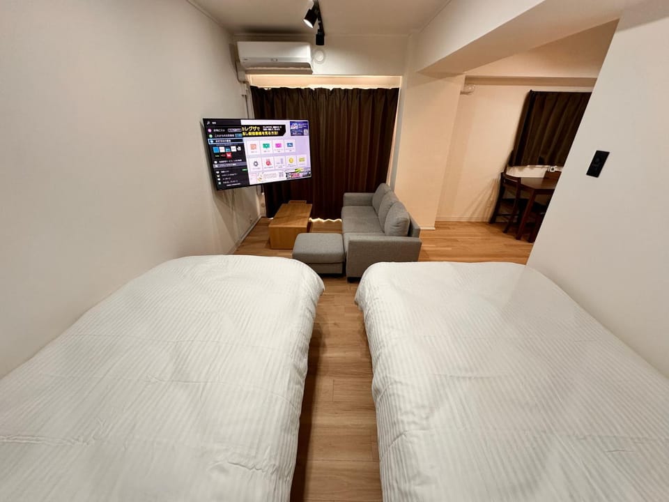 Bed, TV and multimedia, Living room, Bedroom, air conditioner