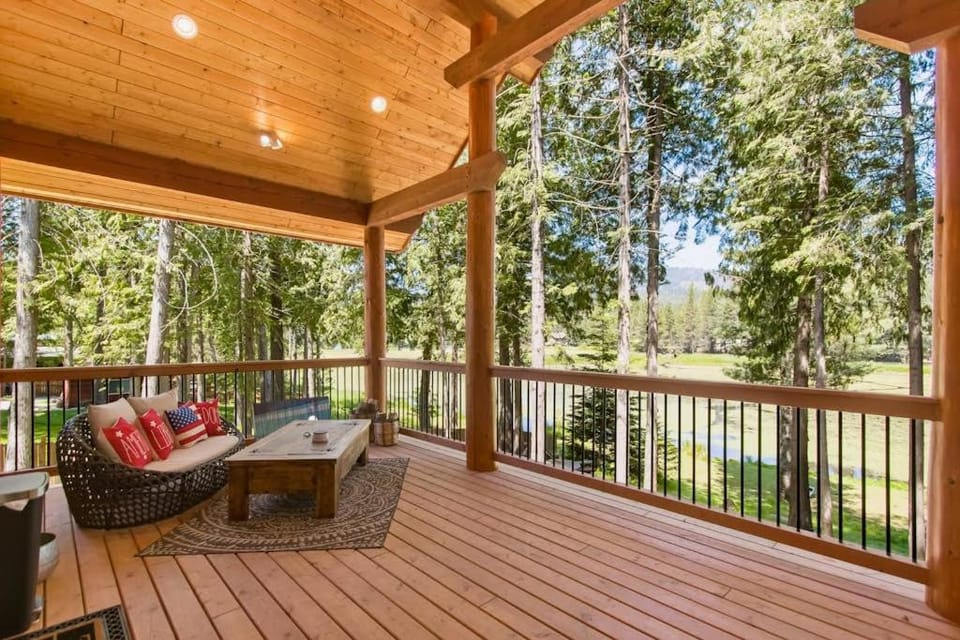 Moonshadow Road House in Idaho