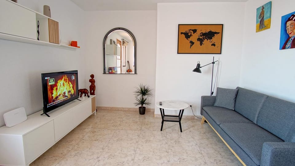 Communal lounge/ TV room, Living room, Lounge or bar