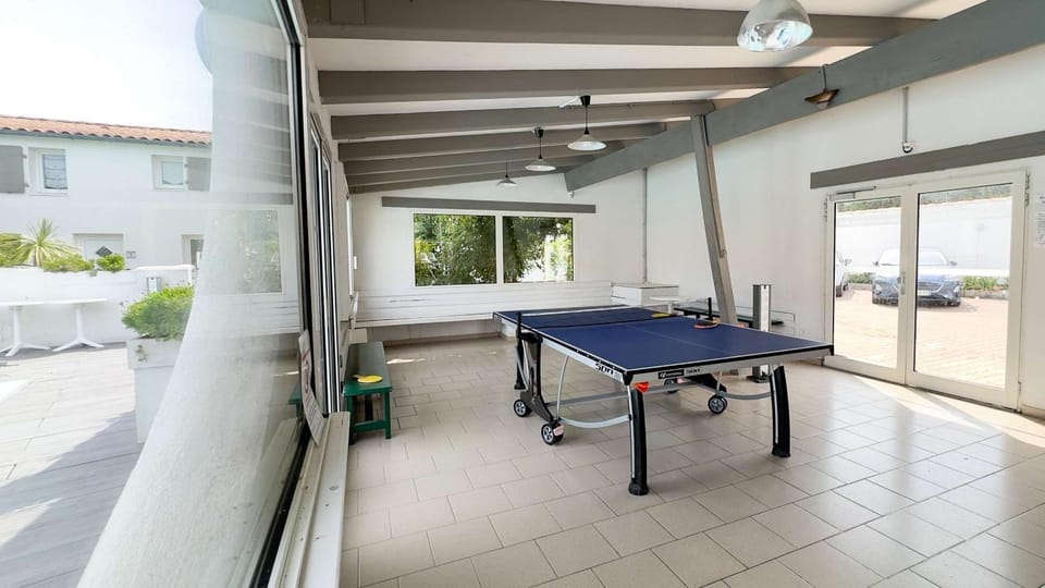 Game Room, Table tennis
