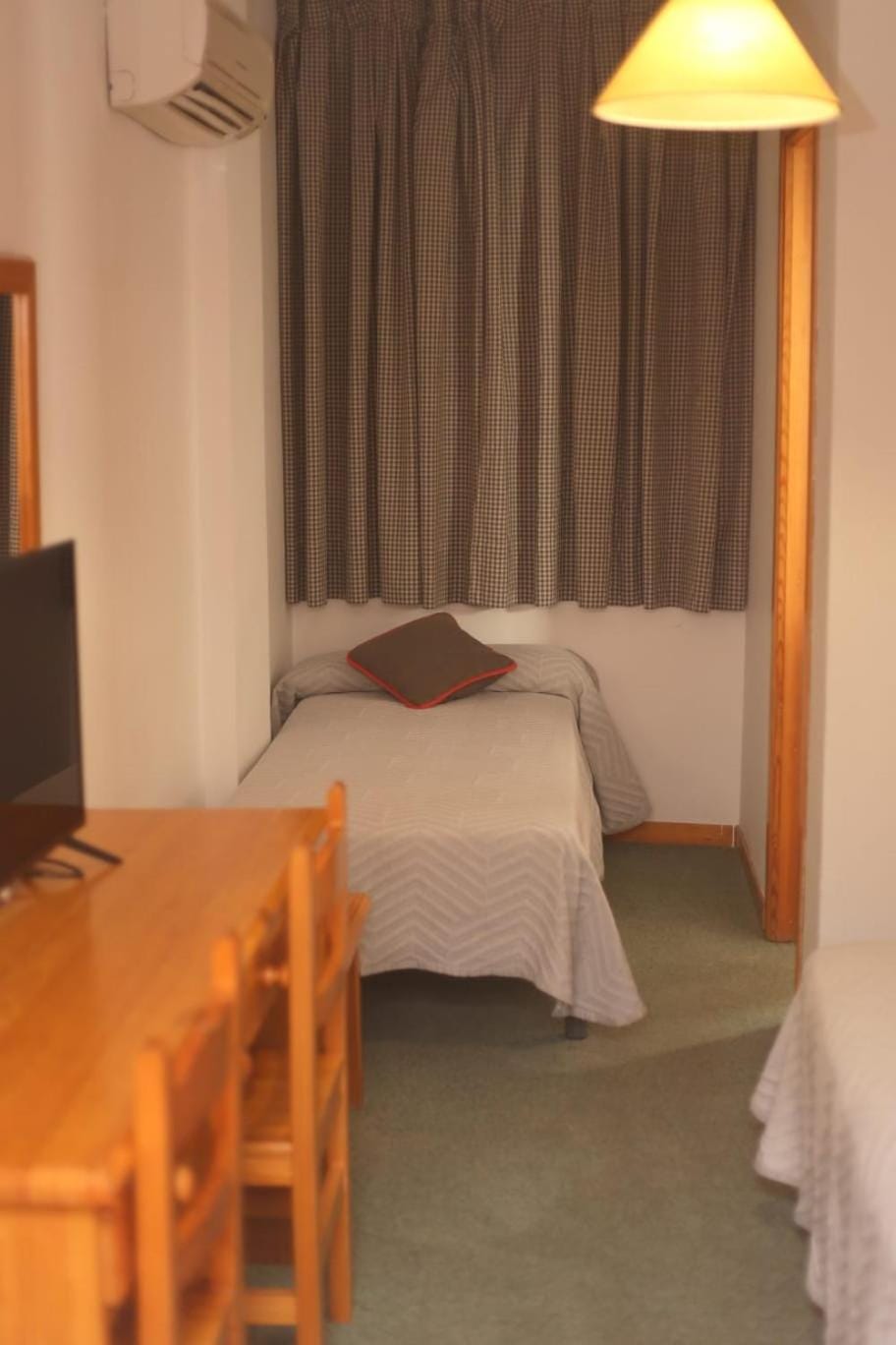 HOSTAL LA POSADA Bed and Breakfast in Community of Madrid