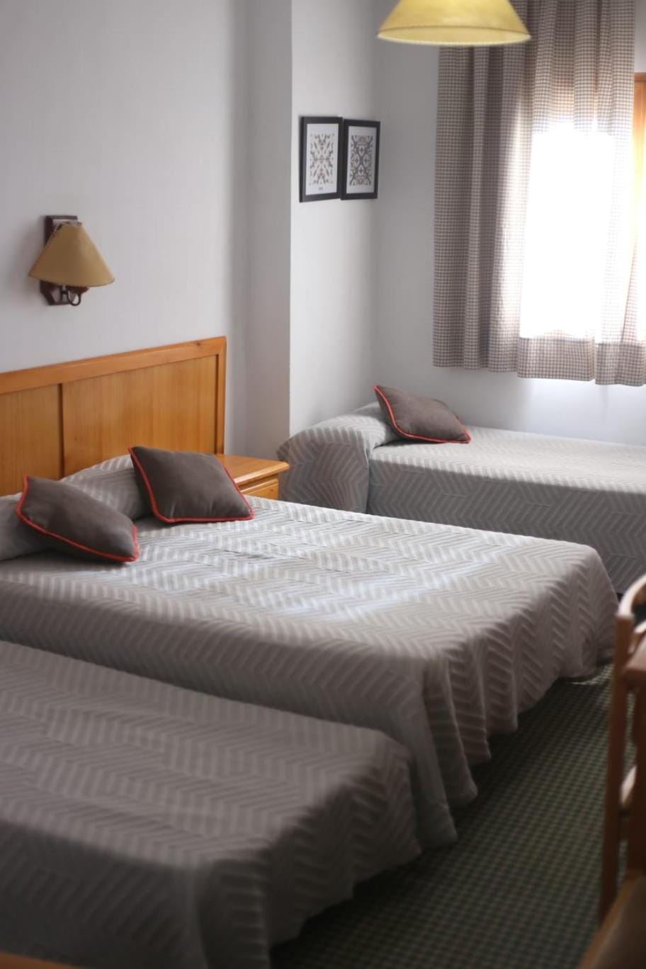 HOSTAL LA POSADA Bed and Breakfast in Community of Madrid