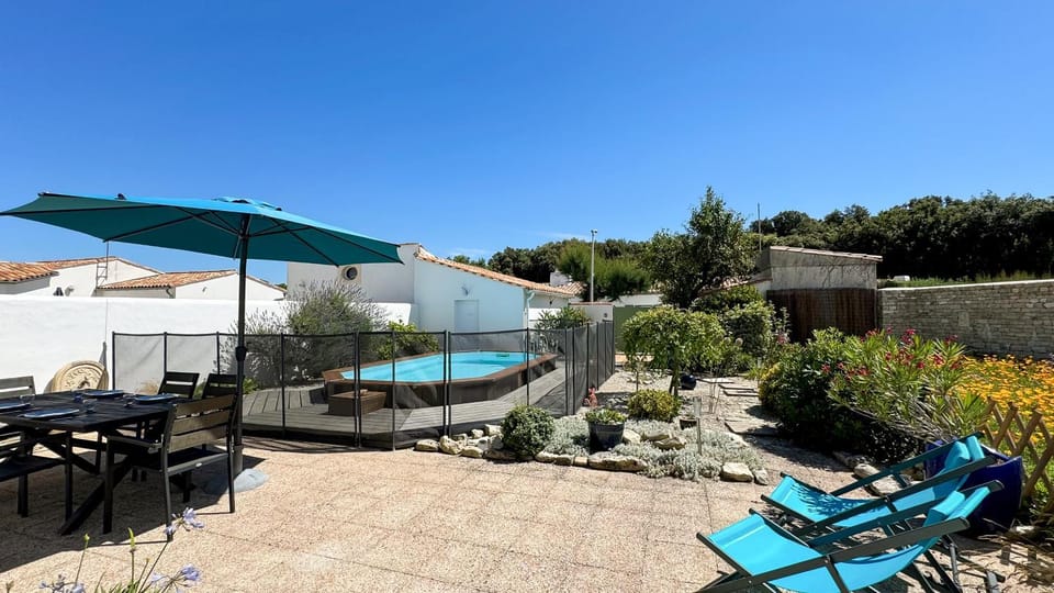 Patio, Natural landscape, Garden, Balcony/Terrace, Garden view, Pool view, Swimming pool, sunbed