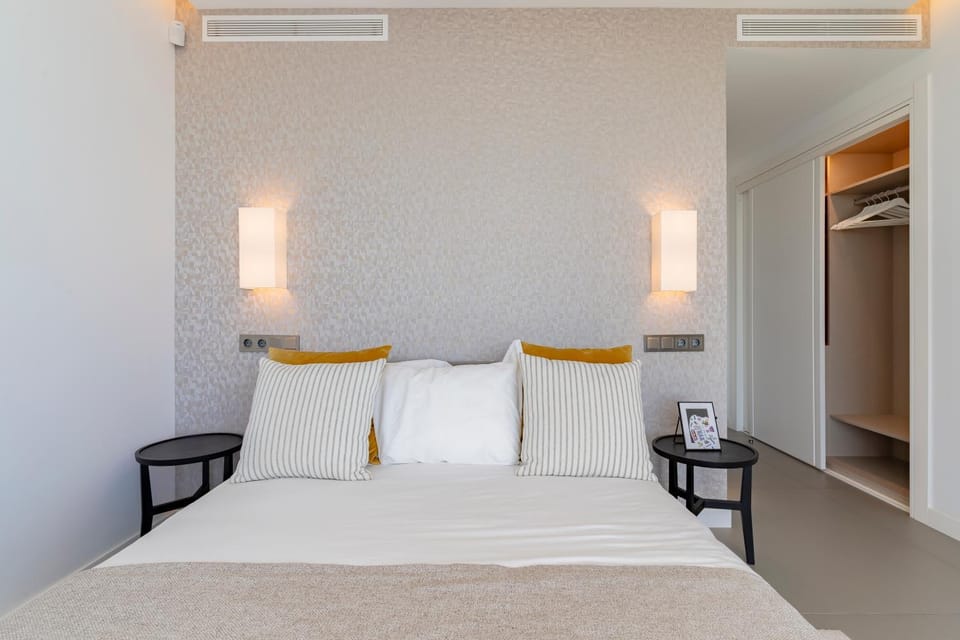 Bed, Bedroom, wardrobe