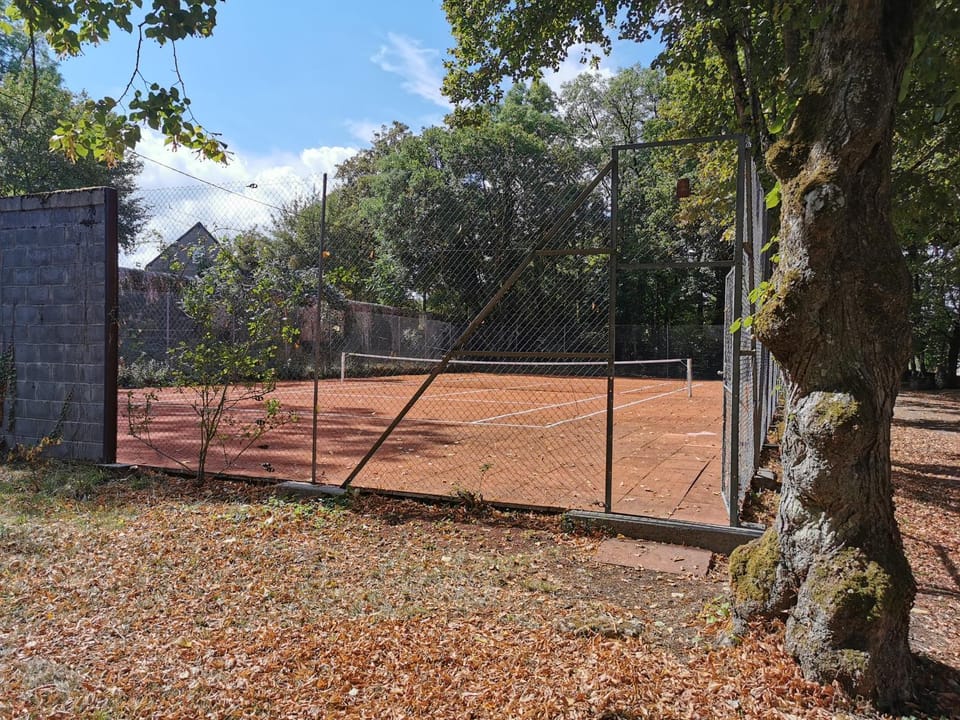 Tennis court