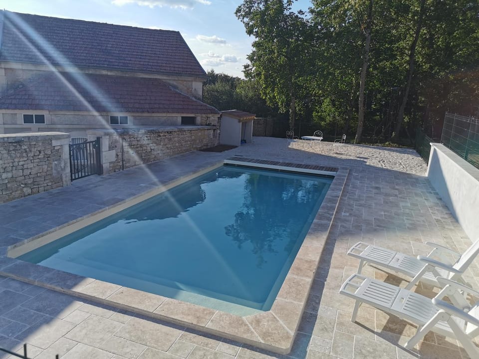 Swimming pool, Swimming pool