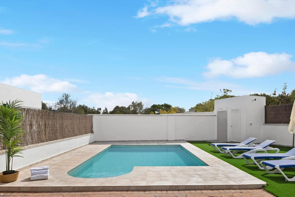 Property building, Swimming pool