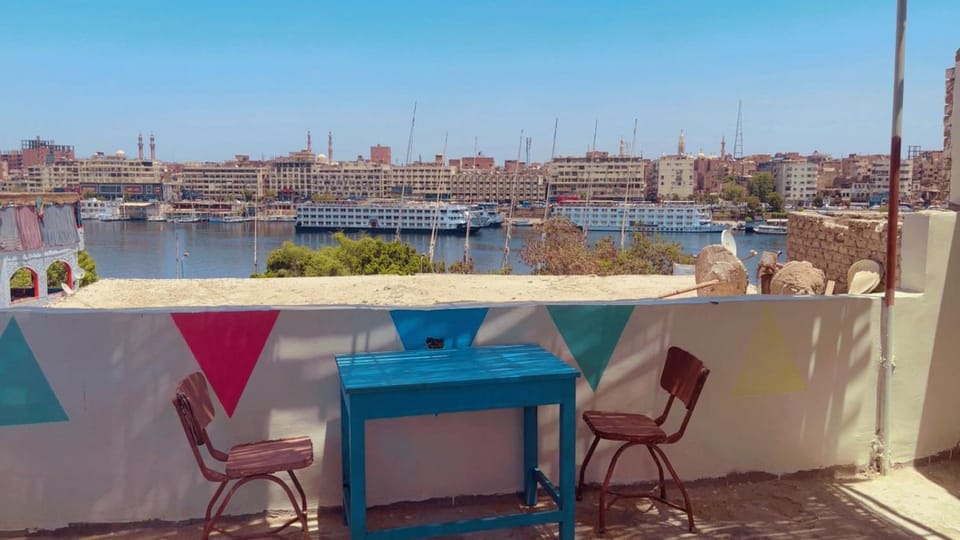 Day, Natural landscape, View (from property/room), Balcony/Terrace, Dining area, City view