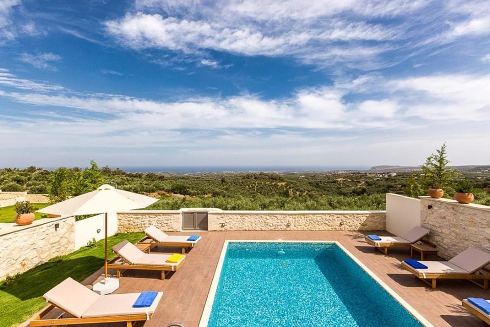Patio, Day, Natural landscape, View (from property/room), Balcony/Terrace, Mountain view, Pool view, Sea view, Swimming pool, sunbed