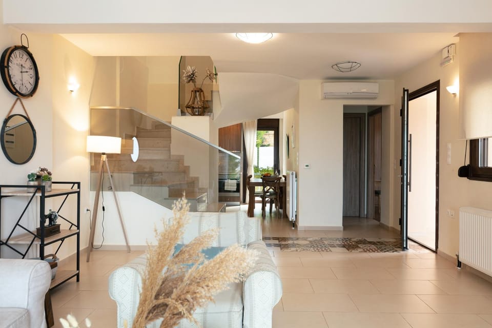 Living room, Seating area, air conditioner