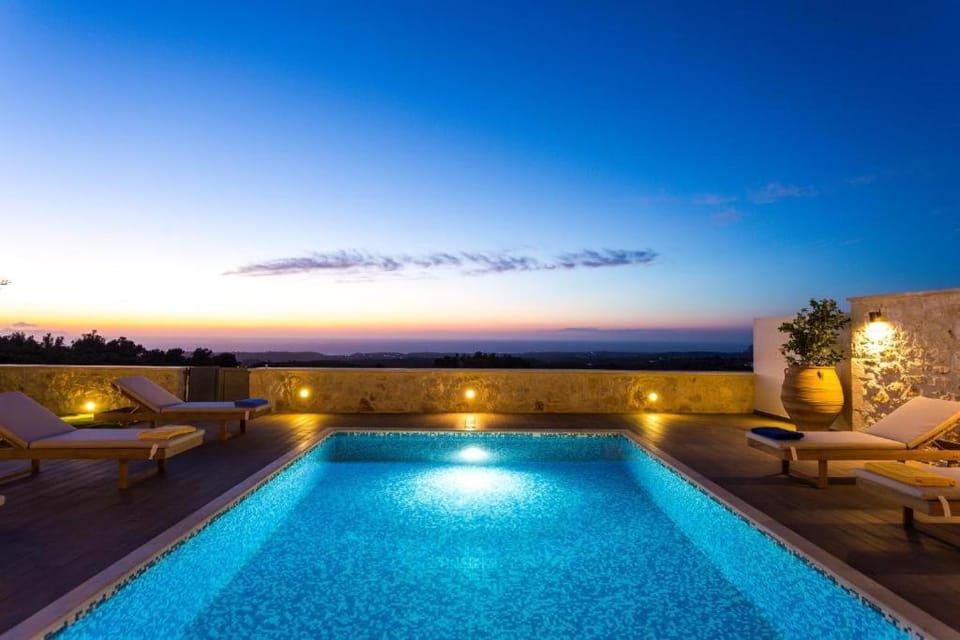 Patio, Natural landscape, View (from property/room), Balcony/Terrace, Pool view, Sea view, Swimming pool, Sunrise, Sunset, sunbed