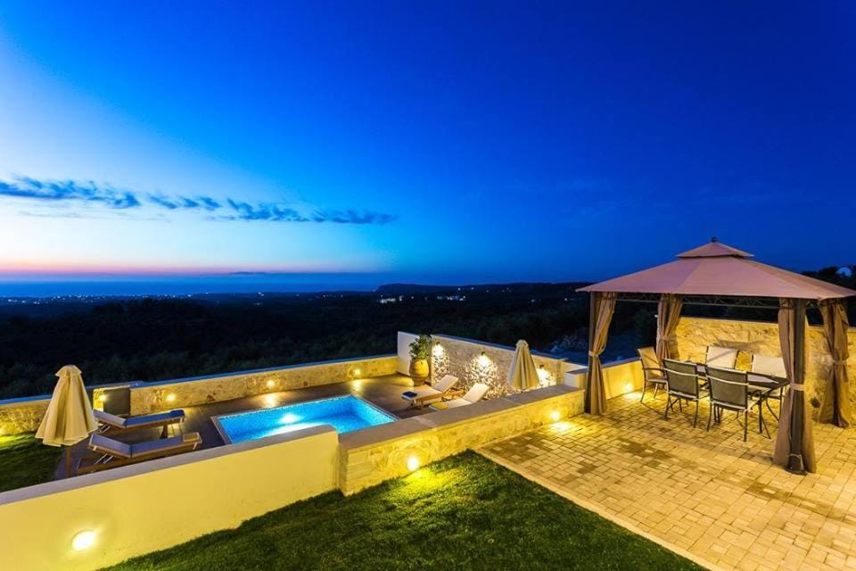 Patio, Night, Natural landscape, View (from property/room), Balcony/Terrace, Pool view, Sea view, Swimming pool, sunbed