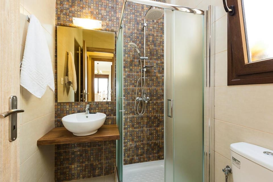 Shower, Bathroom, towels