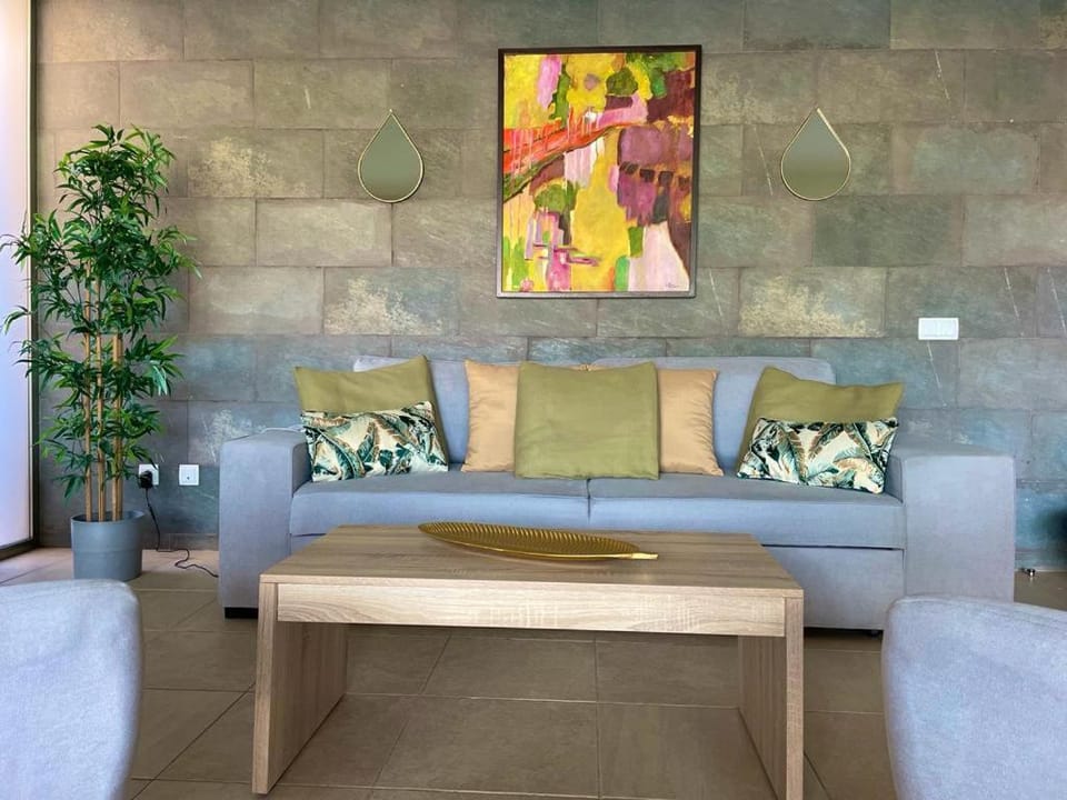 Living room, Decorative detail, Seating area