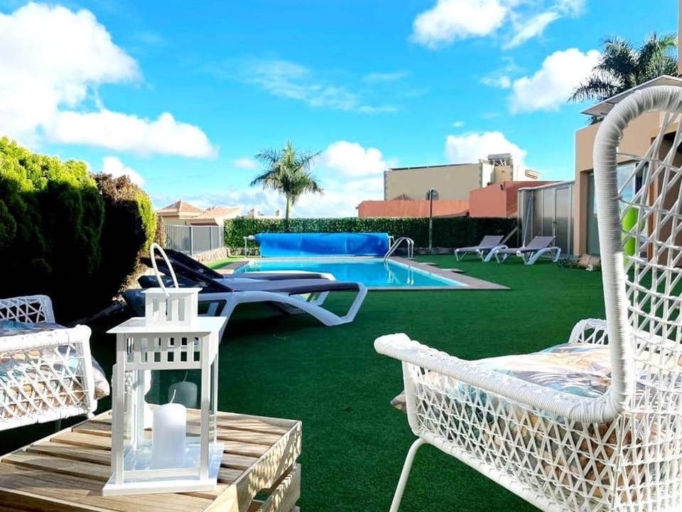 Day, Garden, Garden view, Pool view, Swimming pool, sunbed