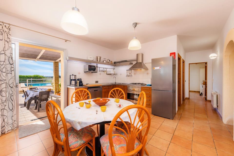 Property building, Kitchen or kitchenette, Living room