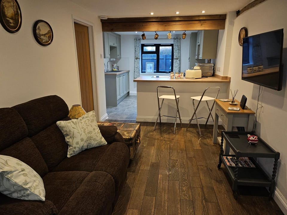 Middle Tree, ideal modern cottage House in South Norfolk District