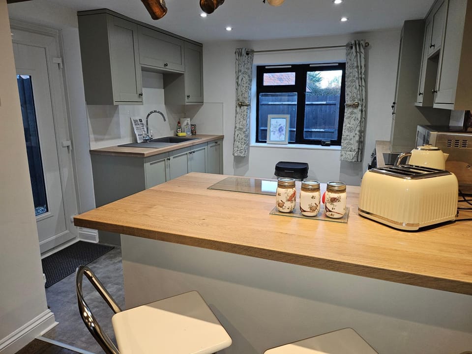 Middle Tree, ideal modern cottage House in South Norfolk District