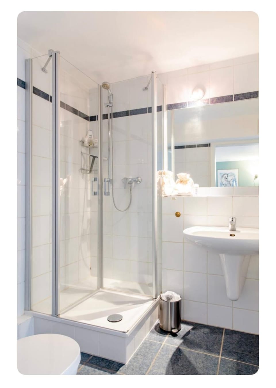 Shower, Toilet, towels
