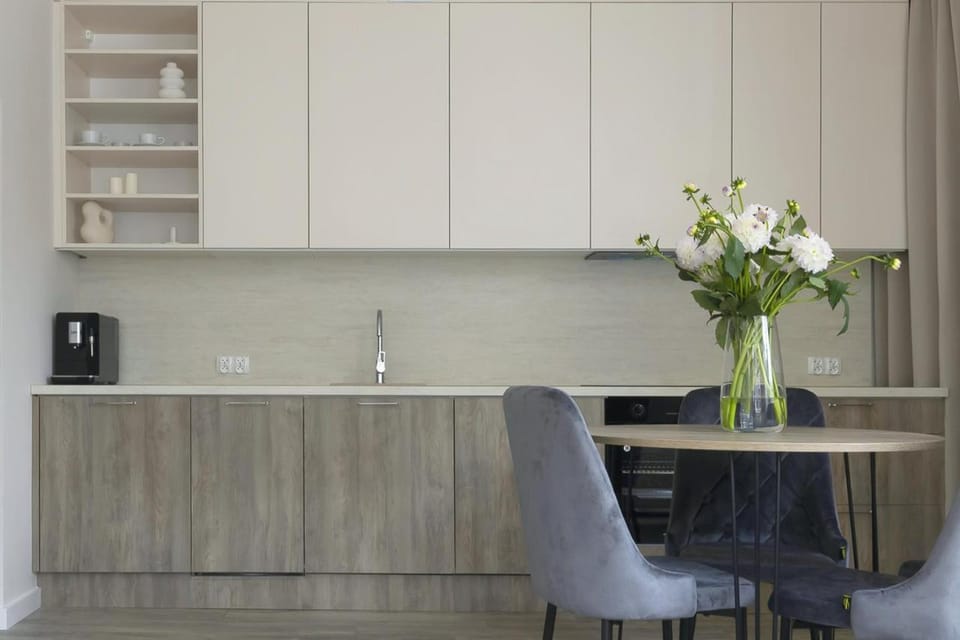 Coffee/tea facilities, Kitchen or kitchenette, Dining area