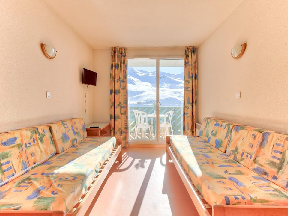 Living room, Photo of the whole room