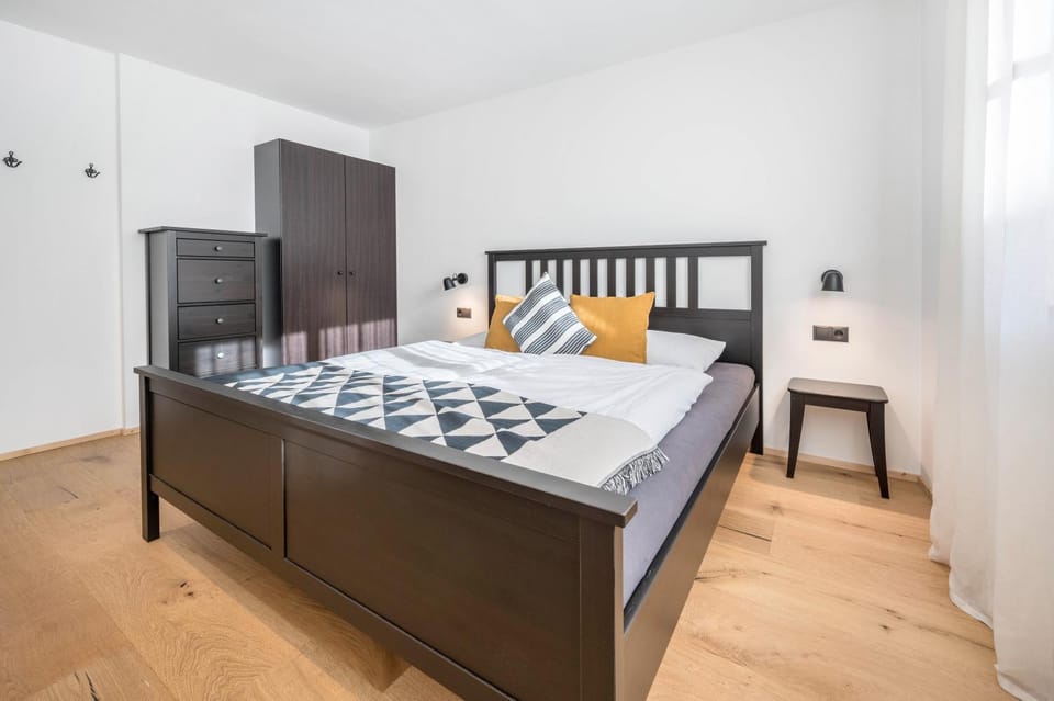 Living room, Bedroom