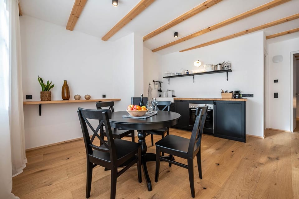 Property building, Kitchen or kitchenette, Living room