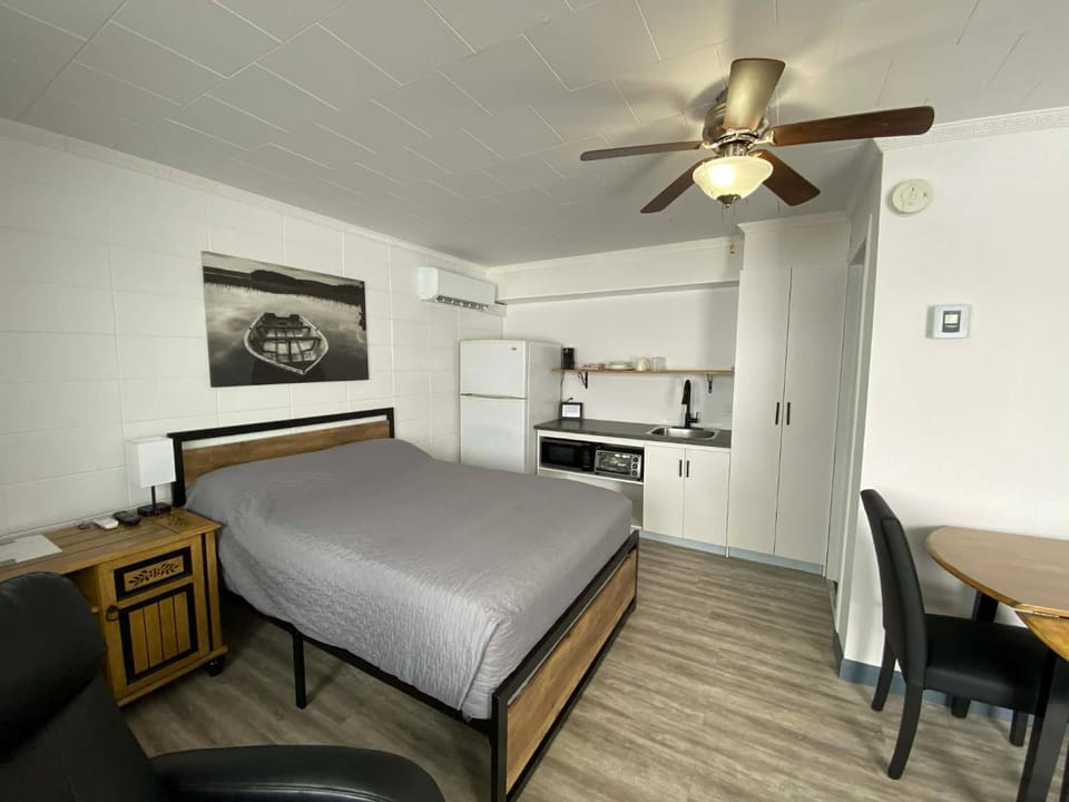 Hébergement du plateau Hotel in La Tuque