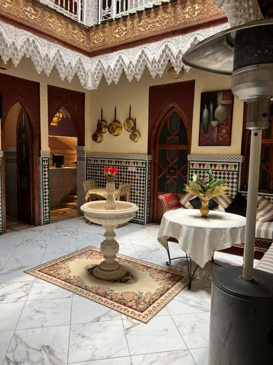 Restaurant/places to eat, Balcony/Terrace