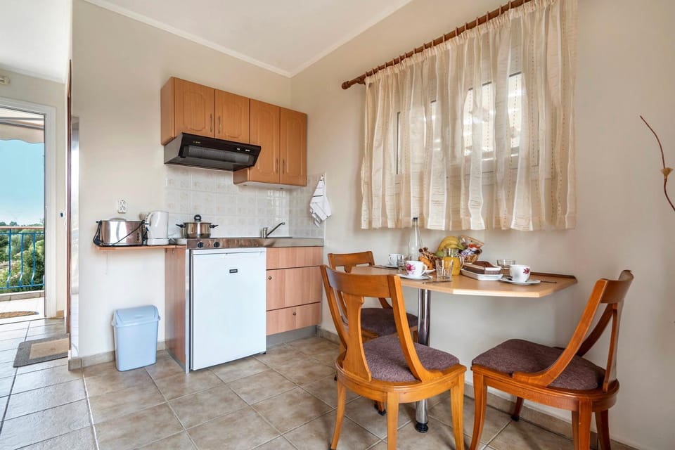 Property building, Kitchen or kitchenette, Living room
