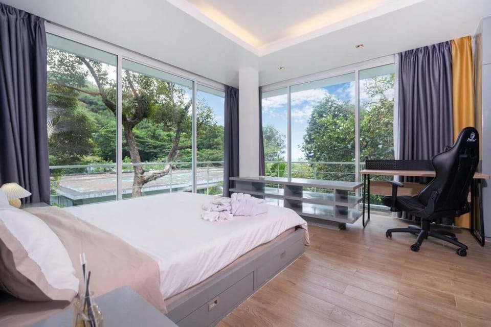 Bed, Bedroom