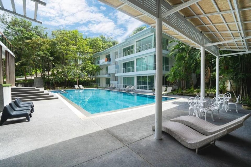 Swimming pool, Swimming pool