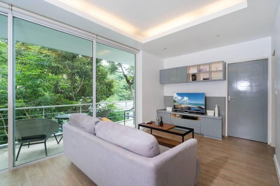 TV and multimedia, Living room, Seating area, Evening entertainment