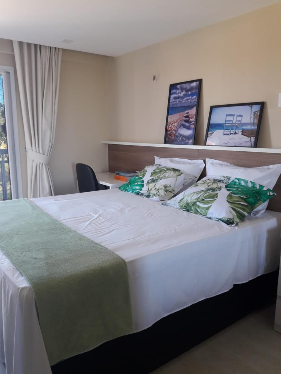 Bed, Photo of the whole room, Bedroom, air conditioner