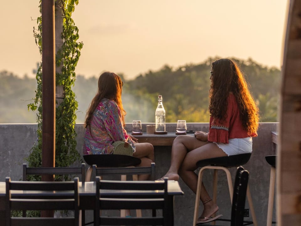 Restaurant/places to eat, Food and drinks, Lake view, Sunset
