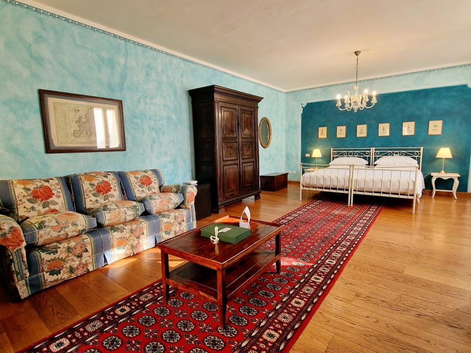 Seating area, Bedroom