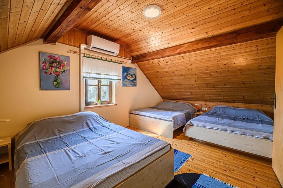 Bed, Bedroom, air conditioner