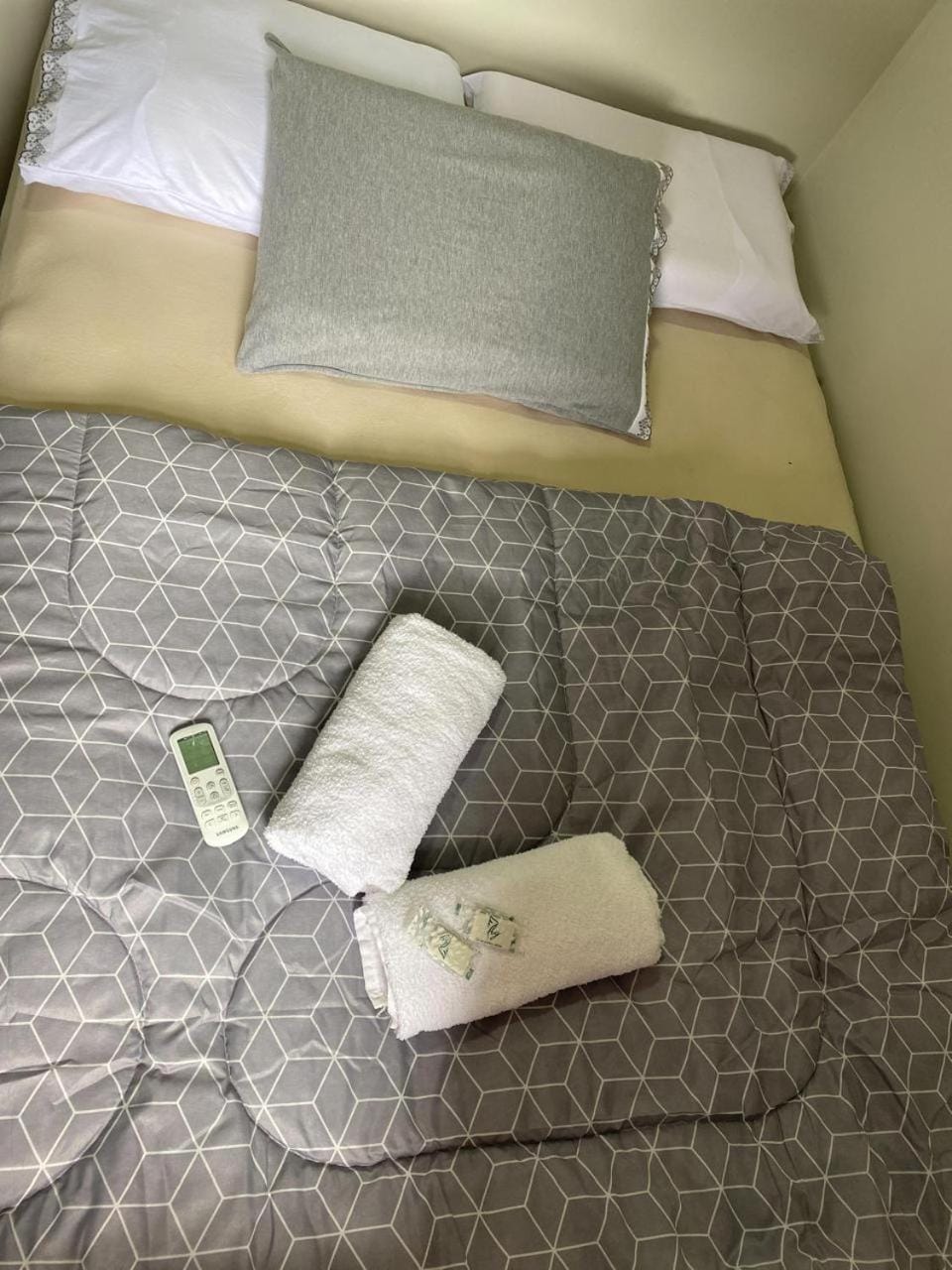 Bed, Photo of the whole room, Bedroom, towels