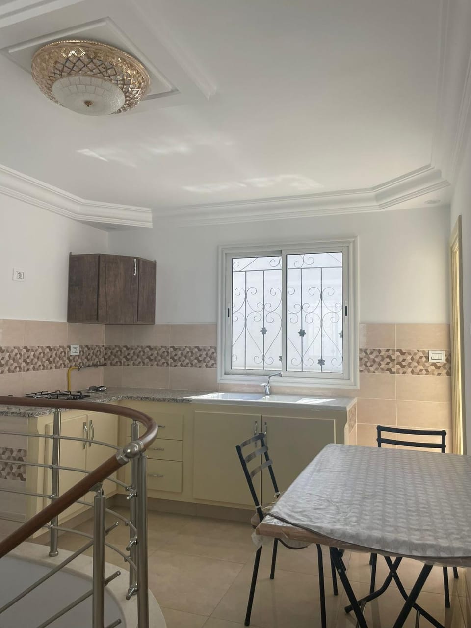 Kitchen or kitchenette, Dining area, stove