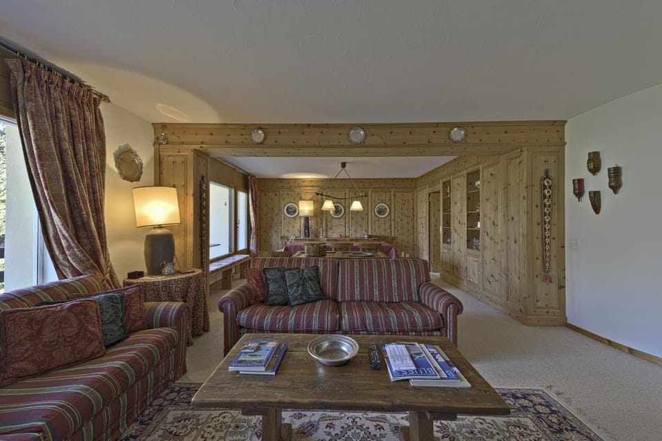 Communal lounge/ TV room, Living room