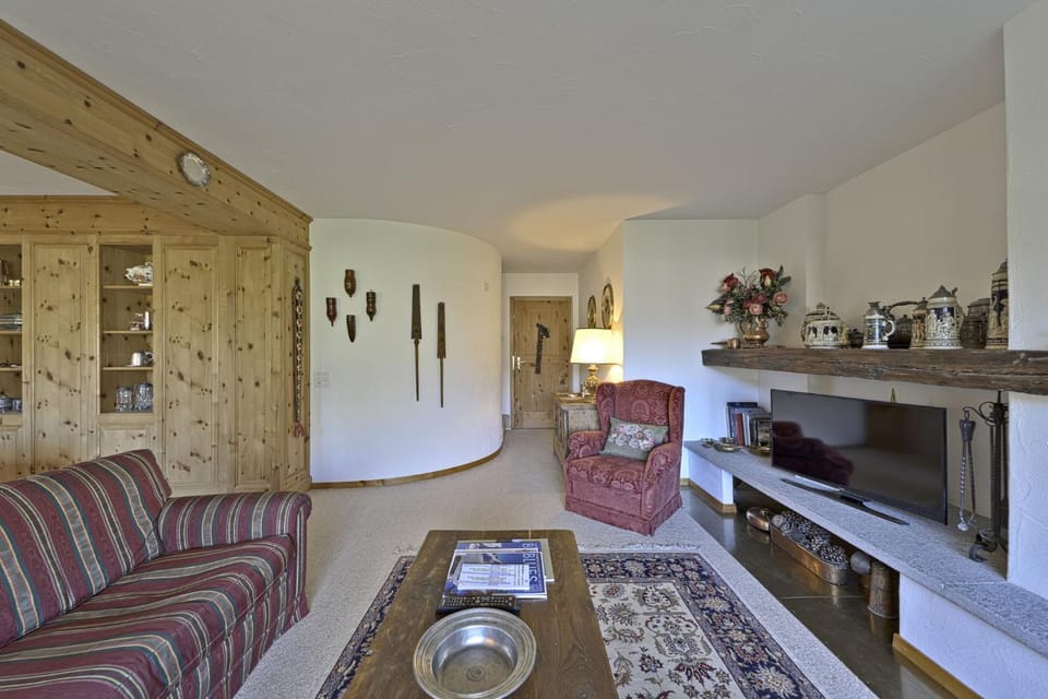 Communal lounge/ TV room, Living room