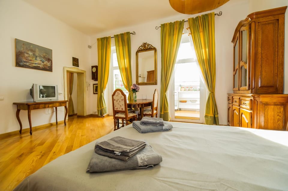 Kronhaus Bed and Breakfast in Brasov