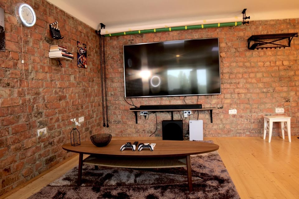TV and multimedia, Living room, Decorative detail